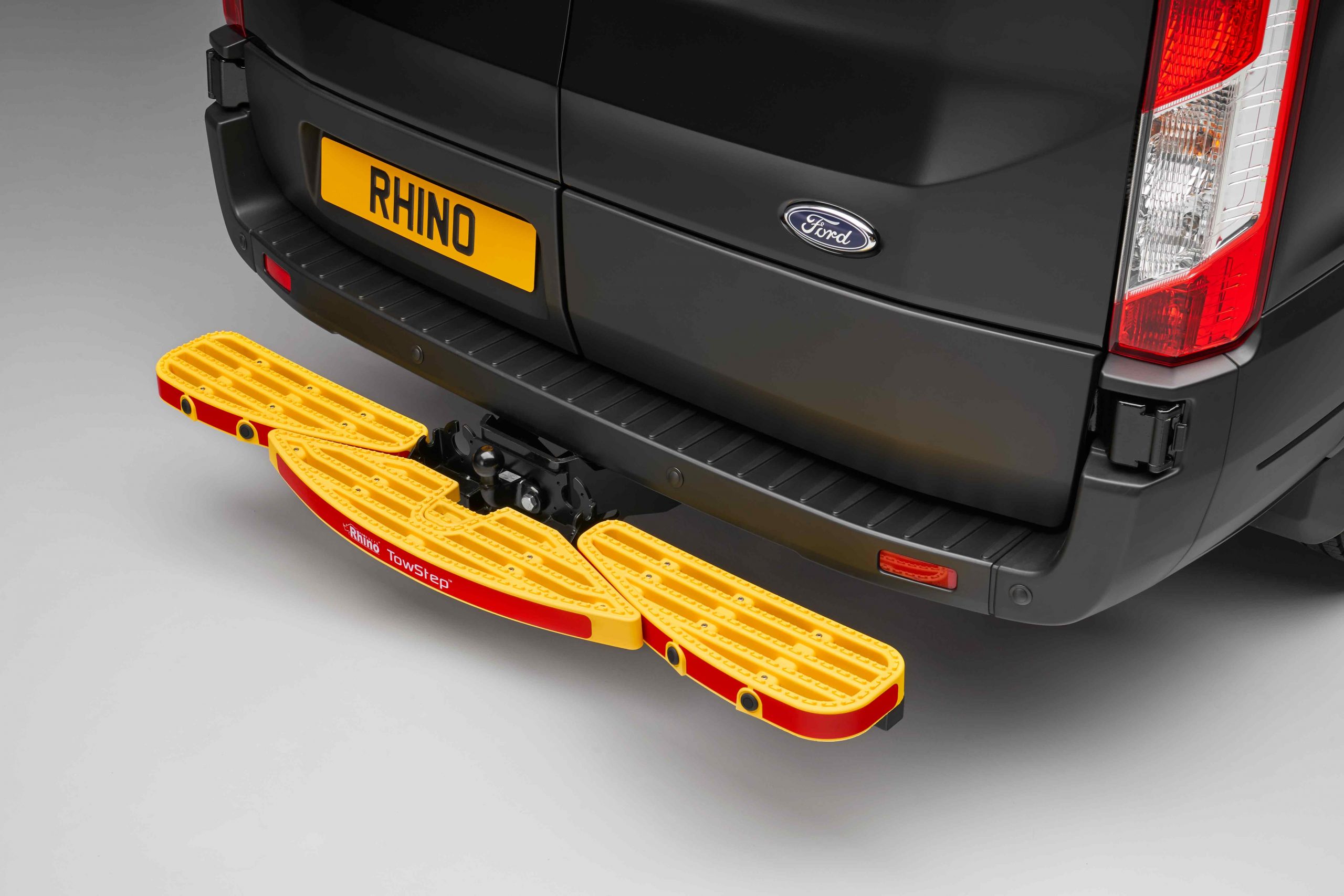 Rhino TowStep - Yellow - With After Market Reversing Sensors - Maxus Deliver 9 - TS11YR